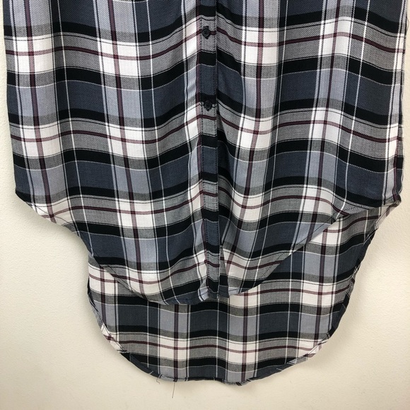 Cupcakes and Cashmere- Plaid Sleeveless Duster S - Picture 8 of 10